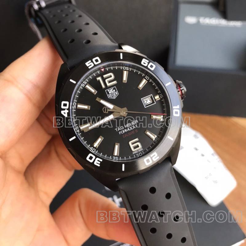 泰格豪雅顶级复刻手表F1黑盘41mm机械橡胶款正面实拍图