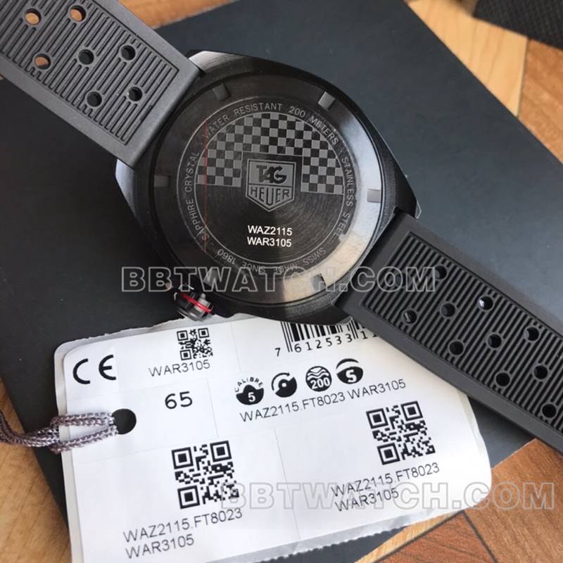 泰格豪雅顶级复刻手表F1黑盘41mm机械橡胶款背面实拍图