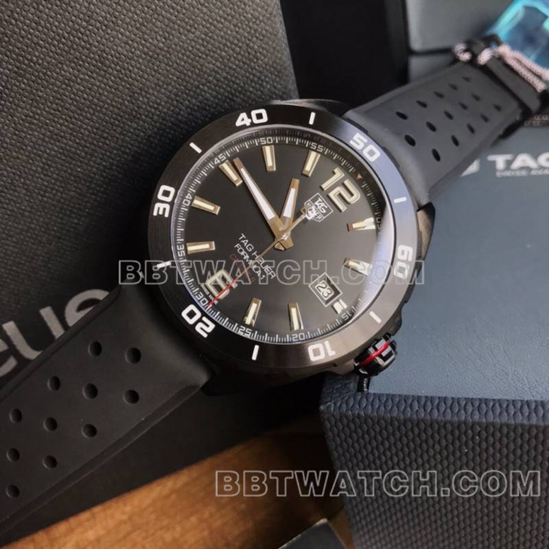 泰格豪雅顶级复刻手表F1黑盘41mm机械橡胶款正面实拍图