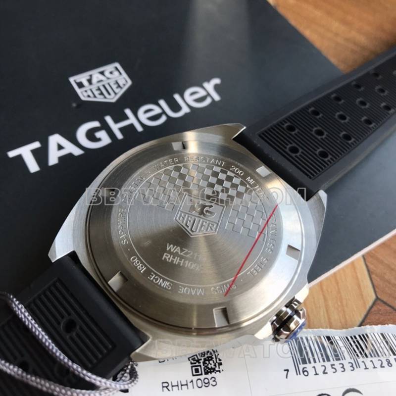 泰格豪雅最优复刻手表F1白盘41mm机械橡胶款背面实拍图