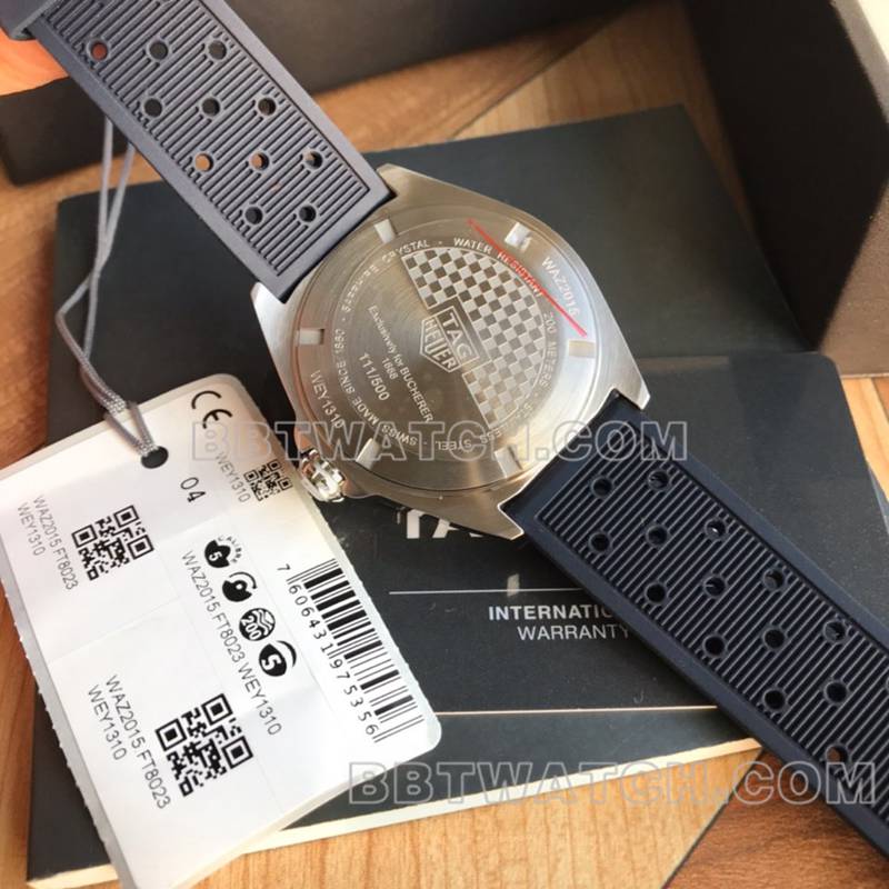 泰格豪雅1:1复刻手表F1蓝盘43mm机械橡胶款背面实拍图