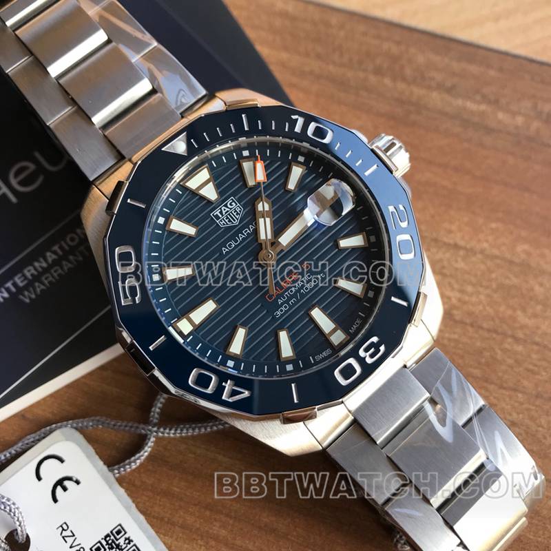 泰格豪雅最佳复刻手表竞潜蓝盘41mm夜光机械钢带款正面实拍图