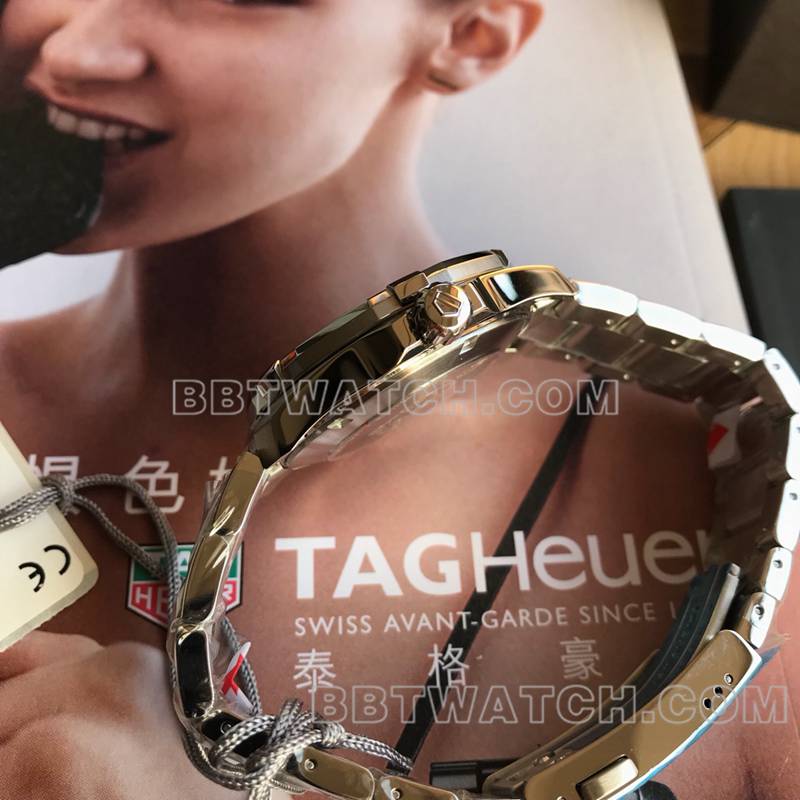 泰格豪雅最佳复刻手表竞潜蓝盘41mm夜光机械钢带款侧面实拍图