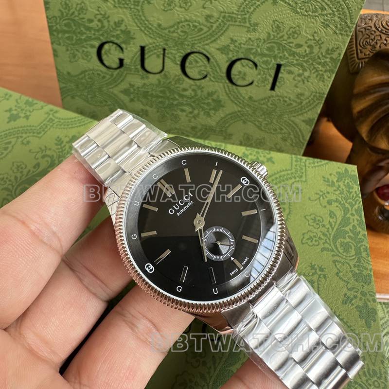 古驰最优复刻手表40mm黑盘SW260机械机芯钢带款正面实拍图