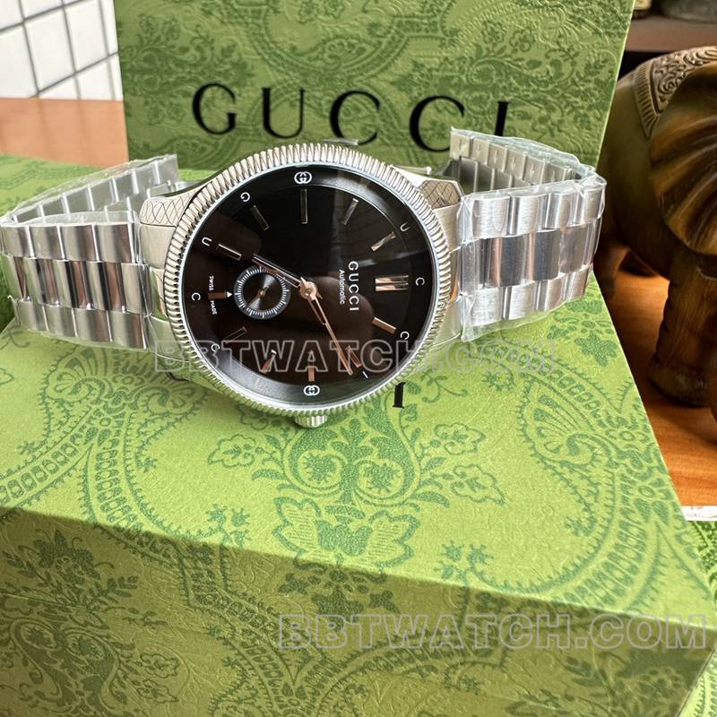 古驰最优复刻手表40mm黑盘SW260机械机芯钢带款正面实拍图