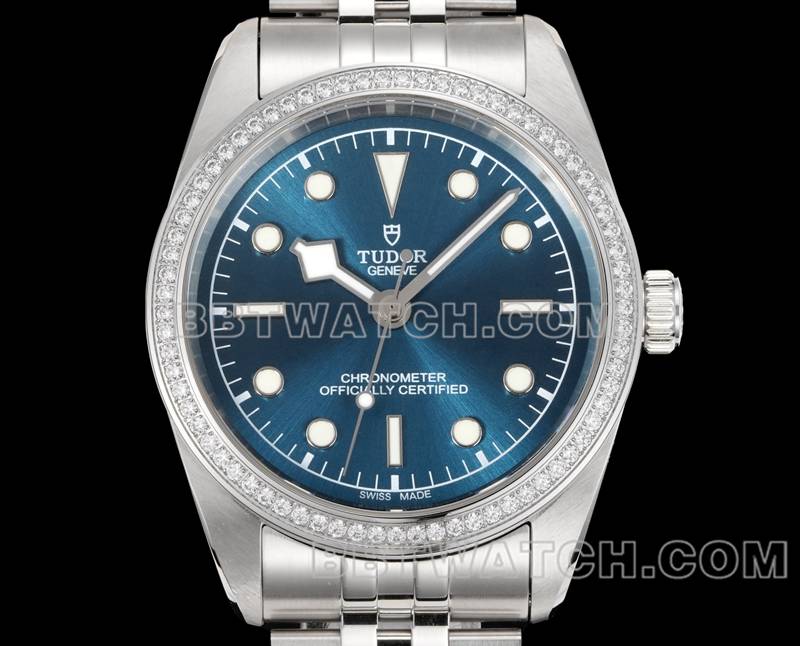帝舵最优复刻手表V9厂碧湾蓝盘41mm施华洛钻石圈机械钢带款正面实拍图