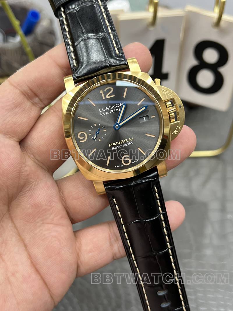 沛纳海最优复刻手表VS厂庐米诺黑盘机械皮带款Pam1115正面实拍图