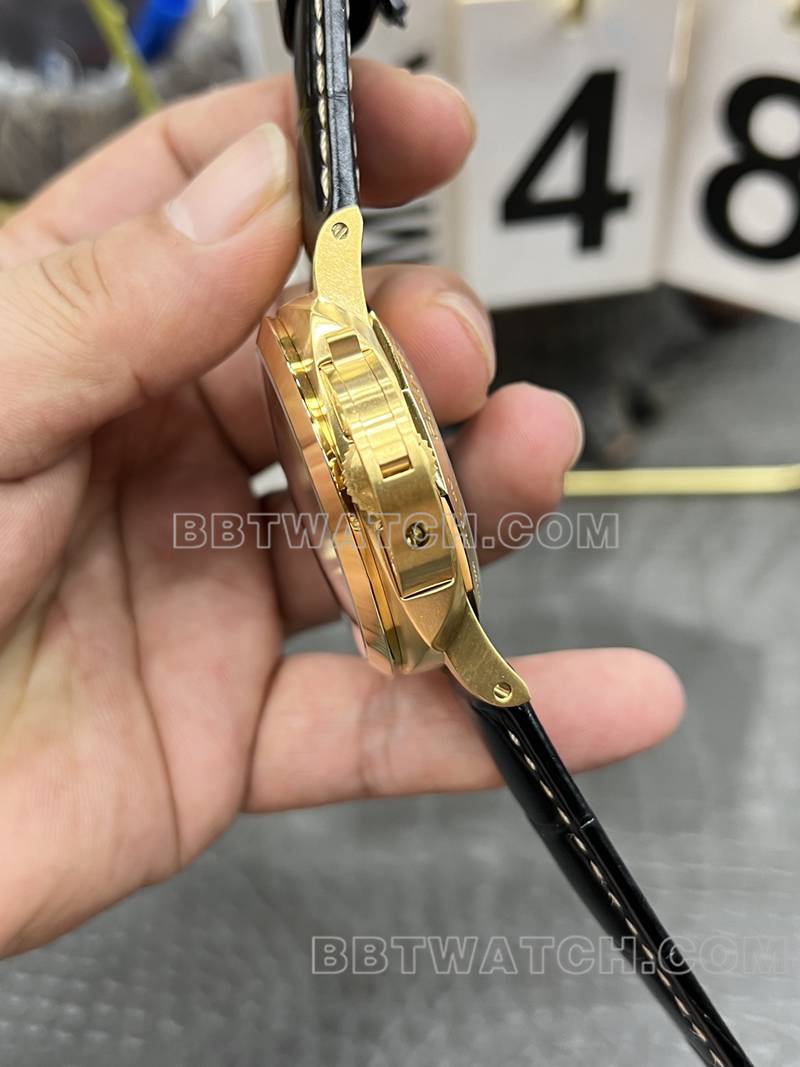 沛纳海最优复刻手表VS厂庐米诺黑盘机械皮带款Pam1115侧面实拍图