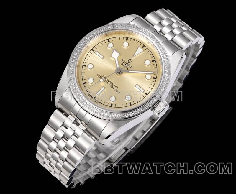 帝舵超级克隆手表V9厂碧湾金盘41mm施华洛钻石圈机械钢带款正面实拍图