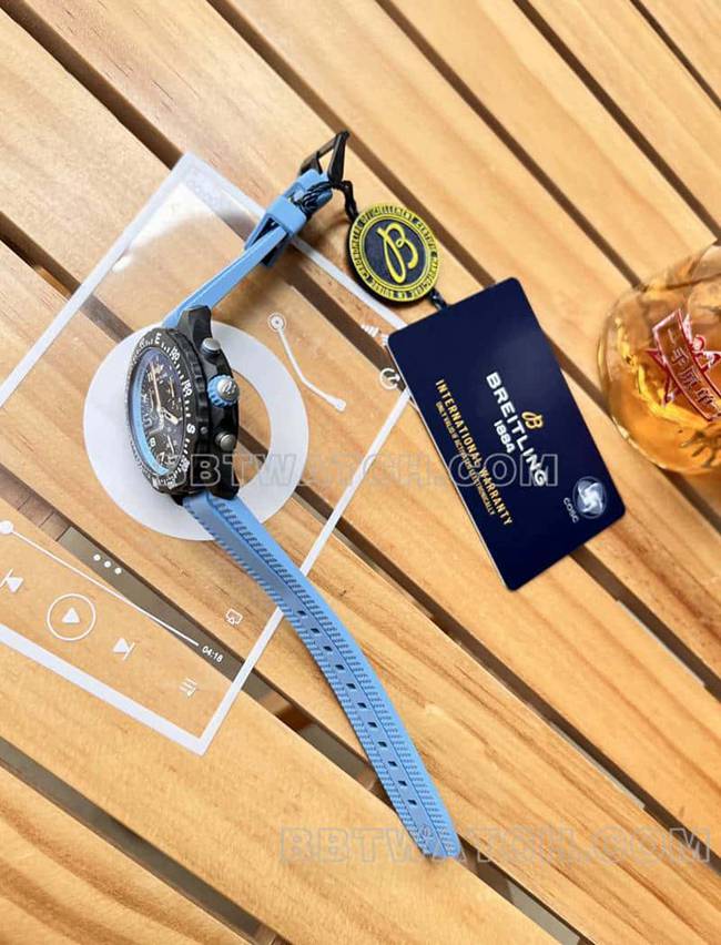 Top réplique montres Breitling original single professional black disc 38mm quartz blue rubber models side real picture