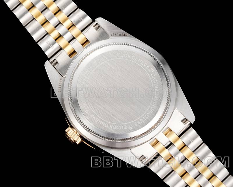 帝舵顶级复刻手表V9厂碧湾41mm施华洛钻石圈机械间金钢带款背面实拍图