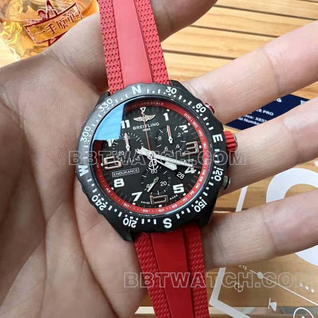 最优复刻手表百年灵原单专业黑盘38mm石英红色橡胶款正面实拍图