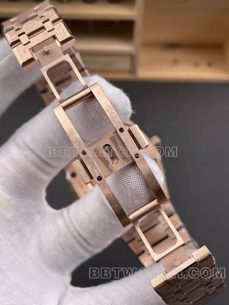 爱彼超级克隆手表THB厂皇家橡树彩虹钻圈霜金玫瑰金钢带款15412表扣实拍图