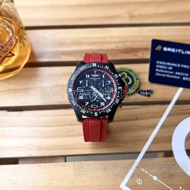 最优复刻手表百年灵原单专业黑盘38mm石英红色橡胶款正面实拍图