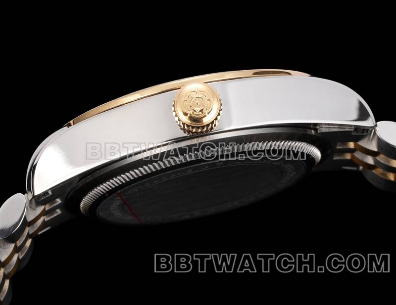 帝舵顶级复刻手表V9厂碧湾41mm施华洛钻石圈机械间金钢带款侧面实拍图