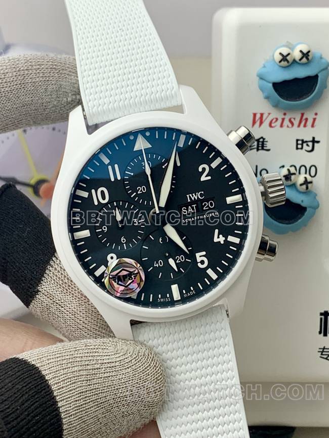 顶级复刻手表万国APS厂飞行员黑盘计时白陶瓷机械正面实拍图