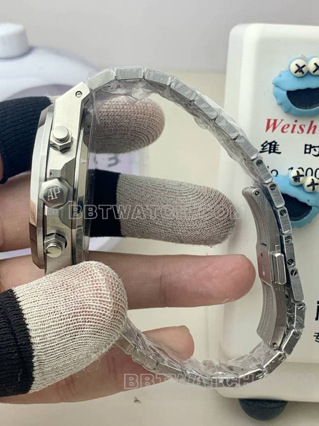 顶级复刻手表皇家橡树BLS厂爱彼蓝盘机械26420侧面实拍图