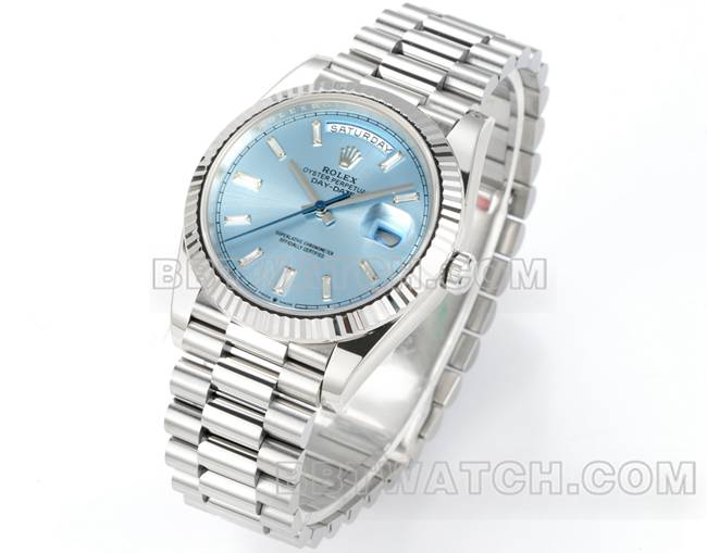 超级克隆手表PPM厂劳力士星期日历机械冰蓝盘正面实拍图