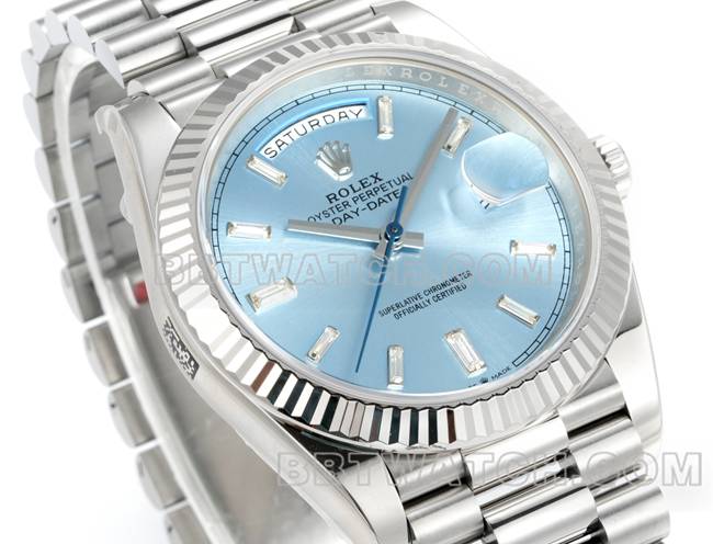 超级克隆手表PPM厂劳力士星期日历机械冰蓝盘正面实拍图