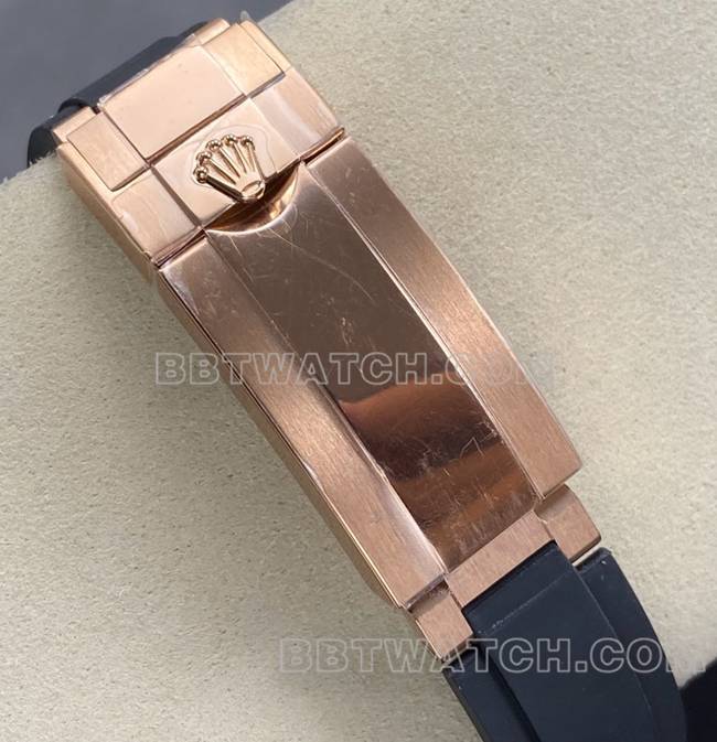 最佳复刻手表UFO厂迪通拿劳力士玫瑰金壳陨石盘4131机械表带实拍图