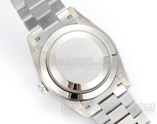 超级克隆手表PPM厂劳力士星期日历机械冰蓝盘背面实拍图