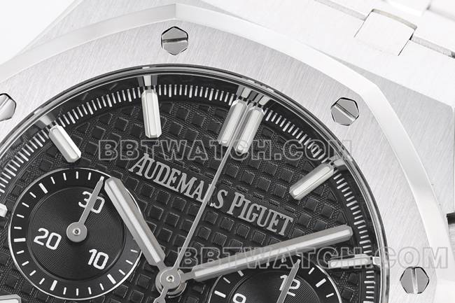 最优复刻手表ZF厂皇家橡树爱彼黑盘机械26240正面实拍图