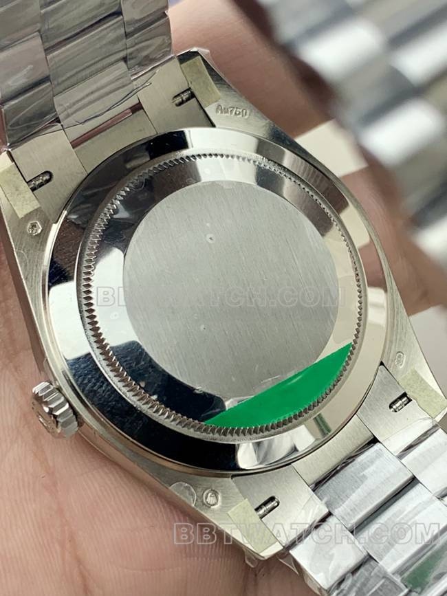 顶级复刻手表星期日历PPM厂劳力士机械绿盘背面实拍图