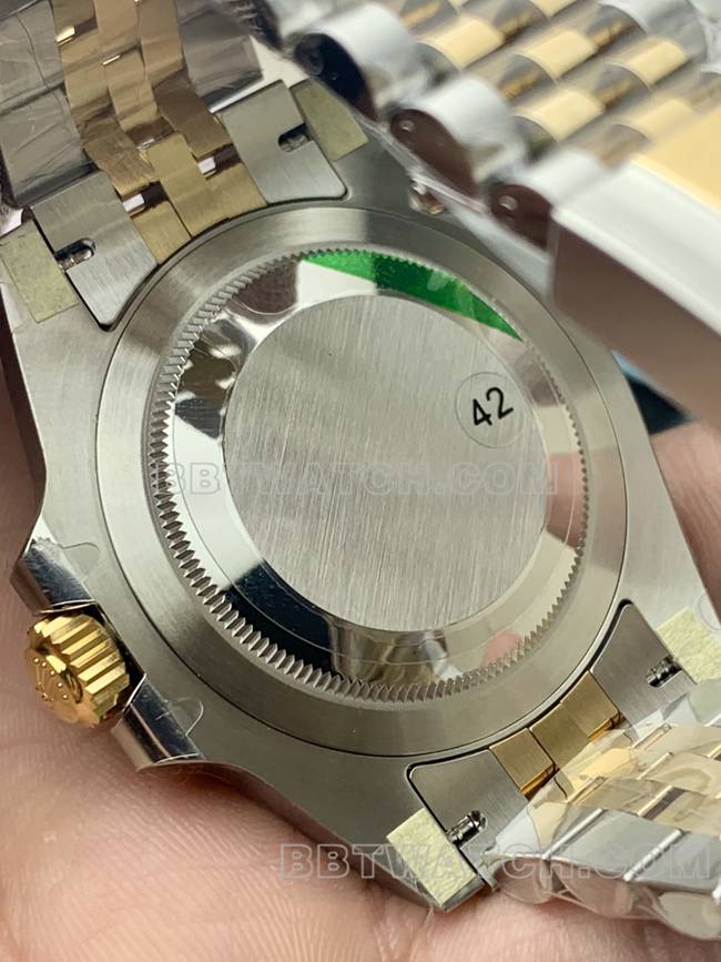 1:1复刻手表格林尼治VS厂劳力士间金皮蛋圈3285机械背面实拍图
