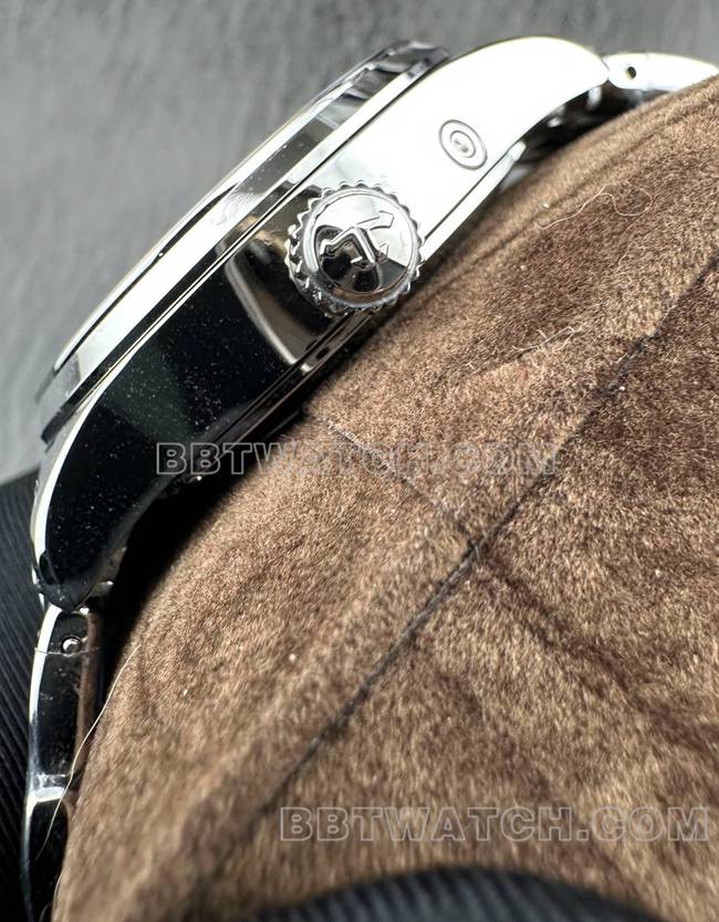 超级克隆手表积家9F厂大师黑盘机械1428421侧面实拍图