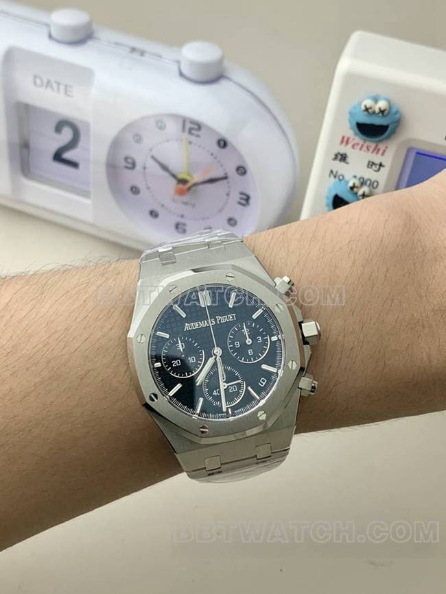 顶级复刻手表皇家橡树BLS厂爱彼蓝盘机械26420正面实拍图