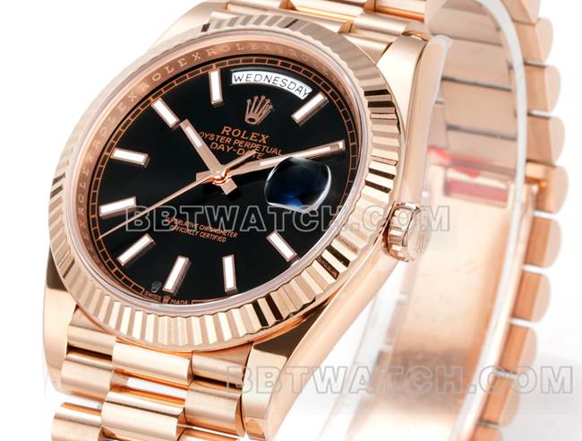 1:1复刻手表星期日历PPM厂劳力士机械黑盘玫瑰金正面实拍图