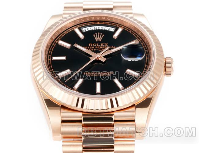 1:1复刻手表星期日历PPM厂劳力士机械黑盘玫瑰金正面实拍图