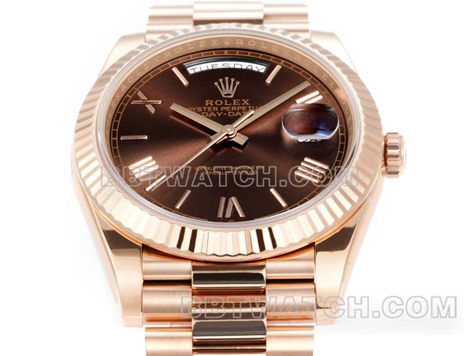 超级克隆手表星期日历PPM厂劳力士机械棕盘罗马数字玫瑰金正面实拍图