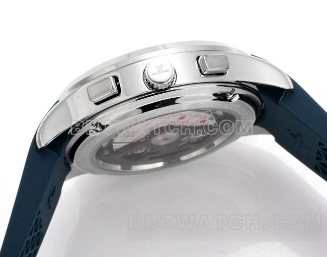 1:1复刻手表积家北宸蓝盘机械蓝色橡胶款侧面实拍图