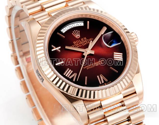 顶级复刻手表劳力士玫瑰金PPM厂星期日历机械渐变棕盘罗马数字正面实拍图