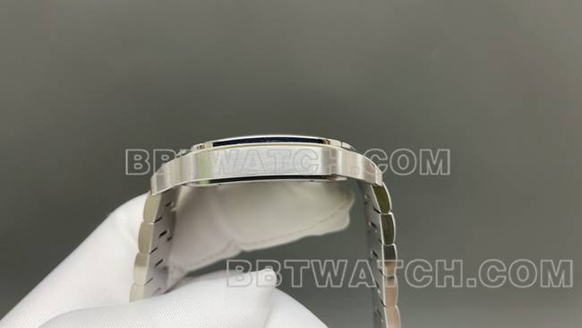 最优复刻手表卡地亚MLF厂山度士绿色镂空盘机械侧面实拍图