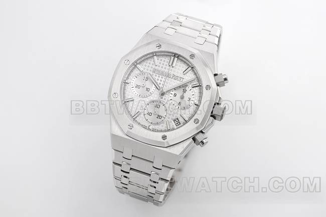 1:1复刻手表ZF厂皇家橡树爱彼银盘机械26240正面实拍图