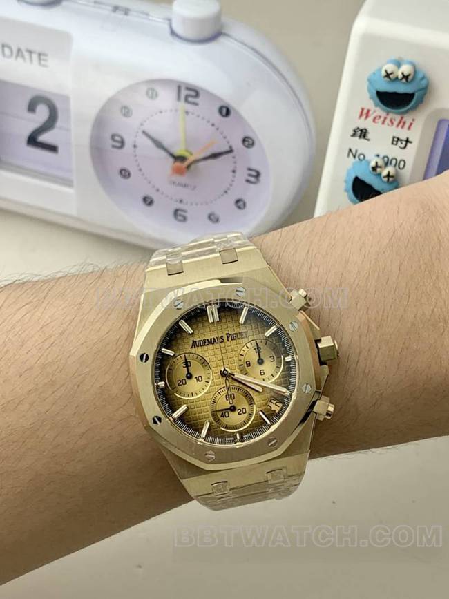 最佳复刻手表爱彼BLS厂皇家橡树黄金烟熏金盘机械26420正面实拍图