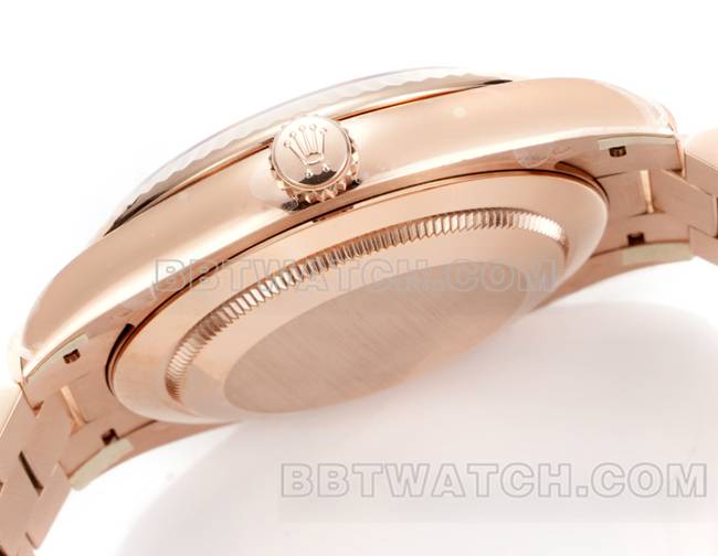超级克隆手表劳力士玫瑰金PPM厂星期日历机械银盘侧面实拍图