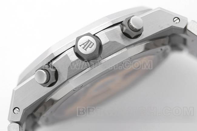 1:1复刻手表ZF厂皇家橡树爱彼银盘机械26240侧面实拍图