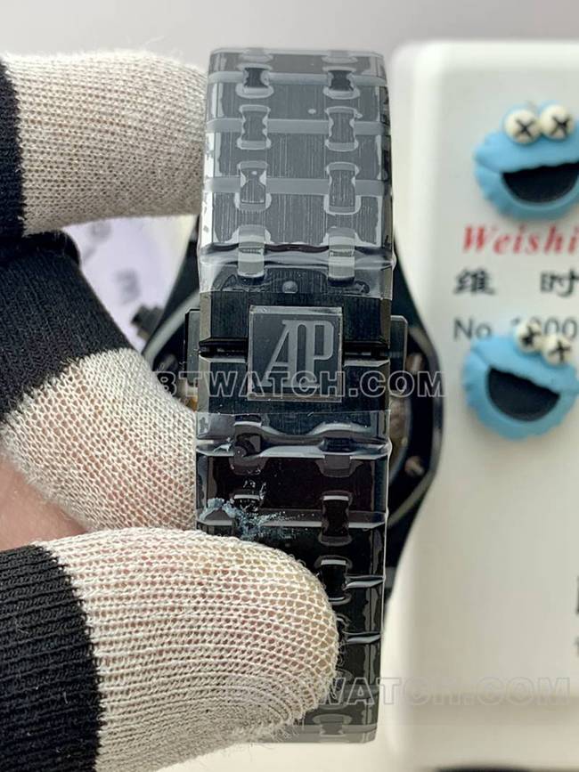 顶级复刻手表BLS厂爱彼皇家橡树黑色陶瓷机械26420表带实拍图