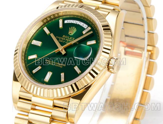 超级克隆手表劳力士黄金PPM厂星期日历机械绿盘正面实拍图