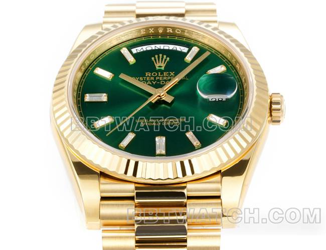 超级克隆手表劳力士黄金PPM厂星期日历机械绿盘正面实拍图