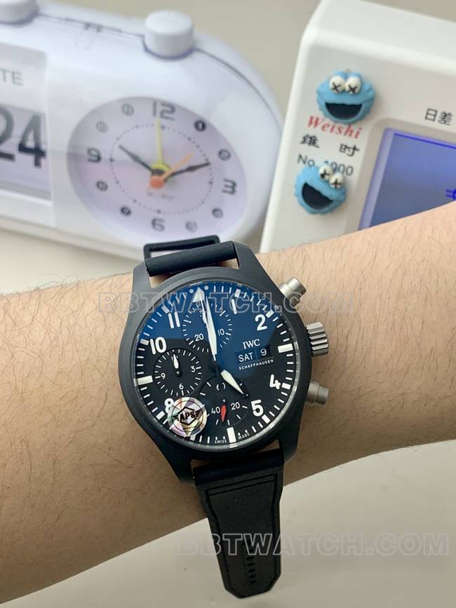 最优复刻手表万国APS厂飞行员黑盘计时黑陶瓷机械正面实拍图