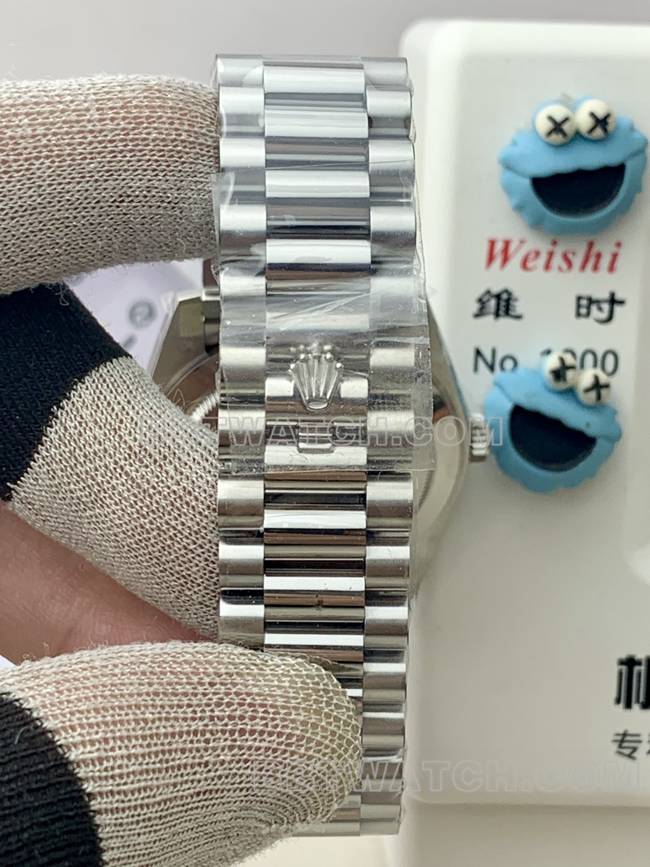 最佳复刻手表PPM厂劳力士星期日历机械黑盘表带实拍图