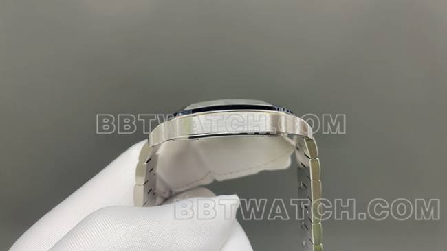 超级克隆手表卡地亚MLF厂山度士蓝色镂空盘机械侧面实拍图