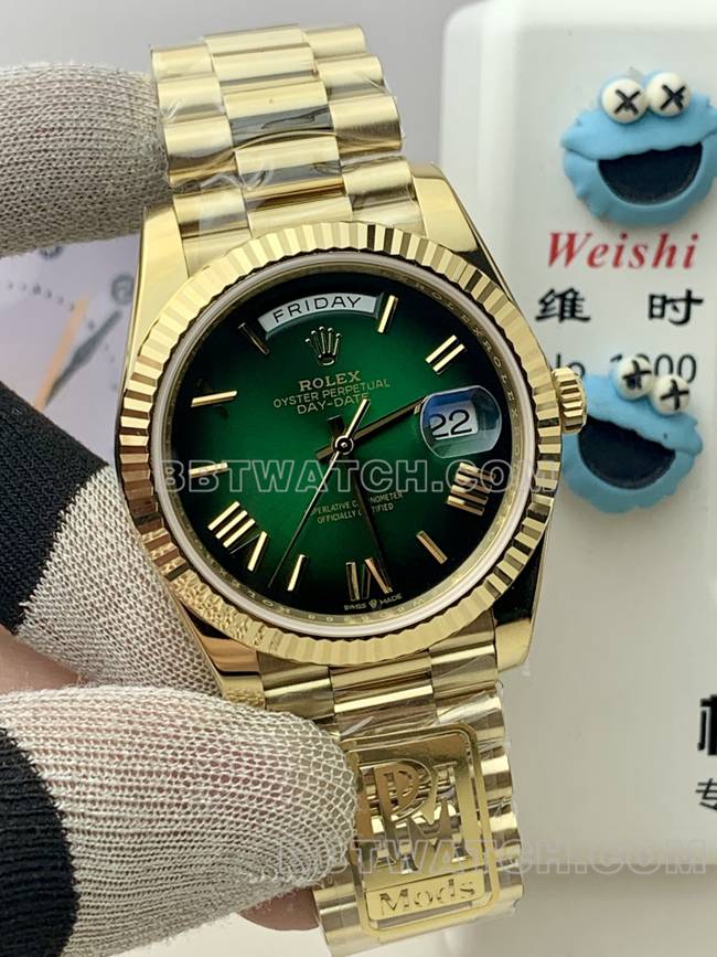 1:1复刻手表PPM厂渐变绿盘罗马数字劳力士星期日历黄金机械正面实拍图