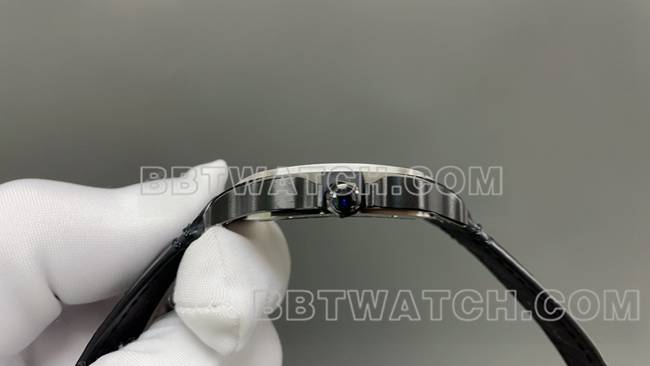 顶级复刻手表卡地亚MLF厂山度士镂空盘机械皮带款侧面实拍图