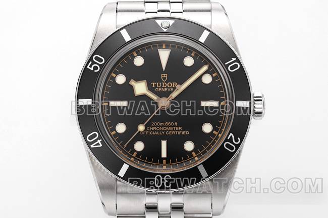 顶级复刻手表帝舵碧湾ZF工厂黑盘54型M79000正面实拍图