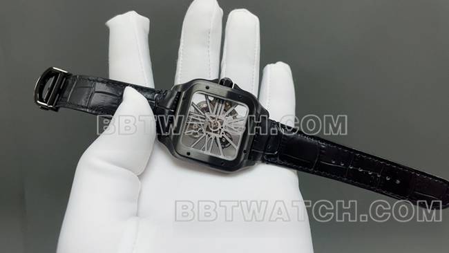 最优复刻手表山度士MLF厂卡地亚黑色镂空盘机械皮带款正面实拍图